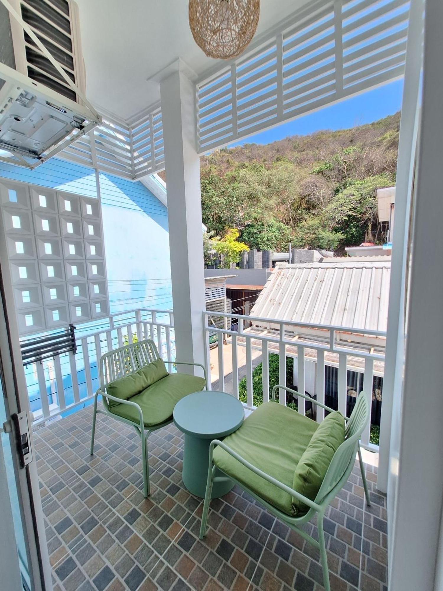 Koh Larn White House Hotel Buitenkant foto