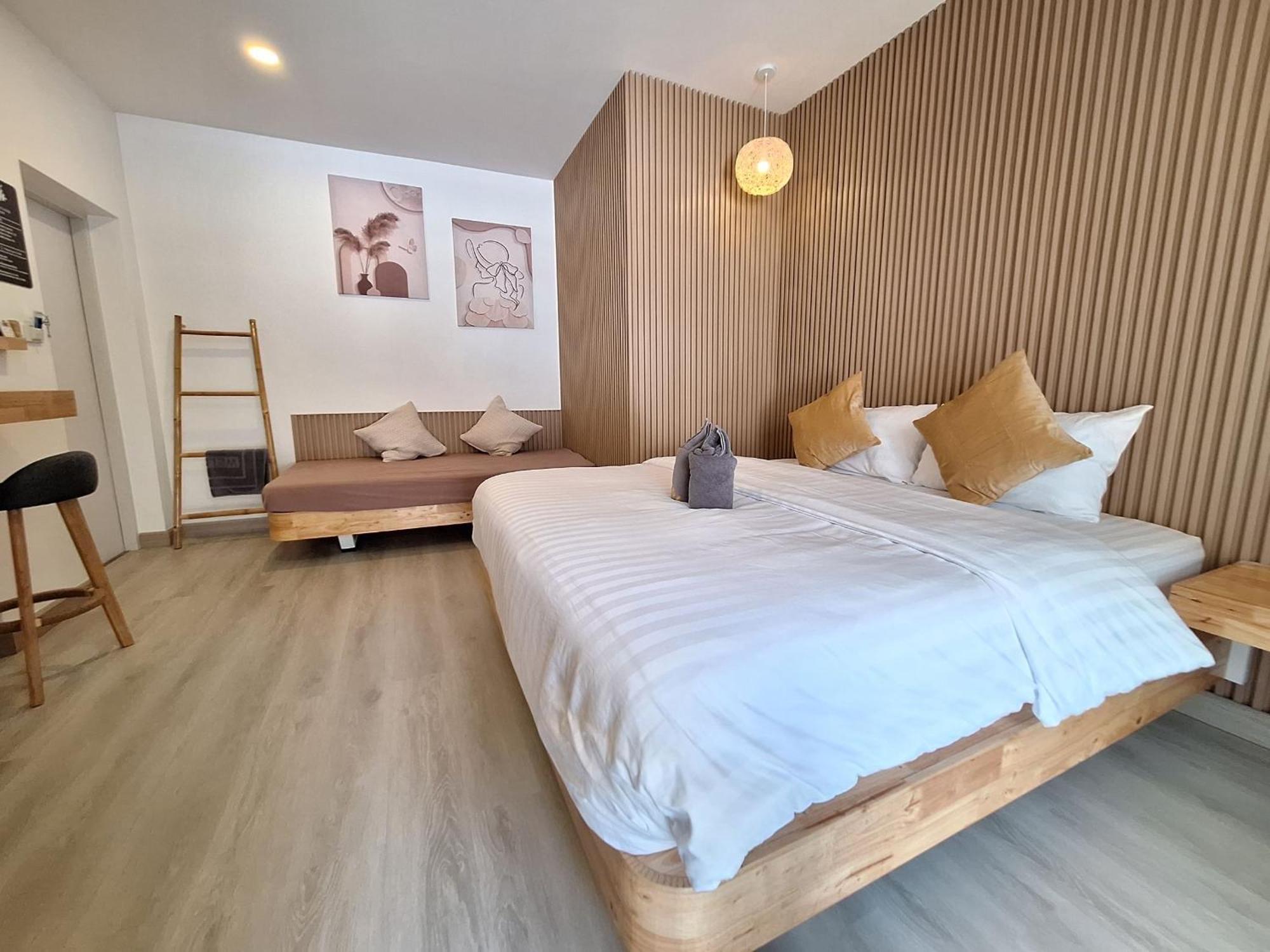 Koh Larn White House Hotel Buitenkant foto